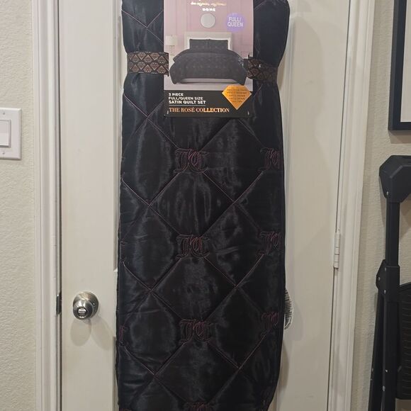 Juicy Couture Home The Rose' Collection Pink JC Logo 3-PC Satin Quilt Set - Picture 6 of 7